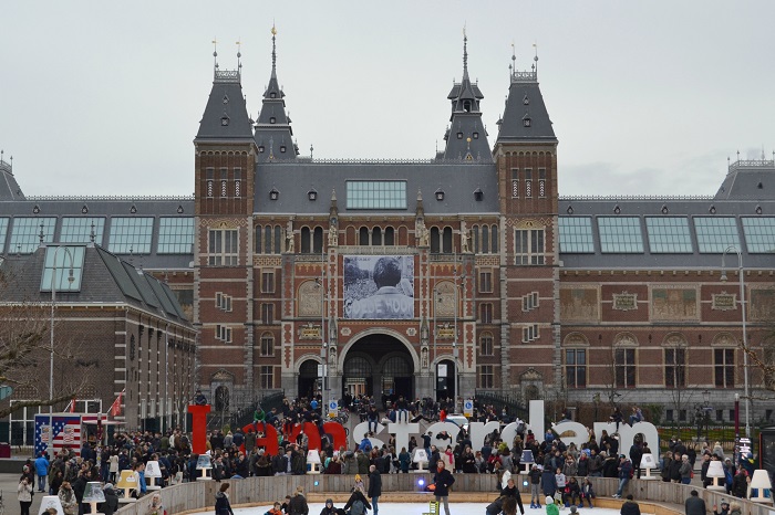 Amsterdam, Rijksmuseum - Carotellstheworld